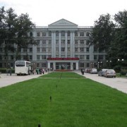 北京商务科技学校标志
