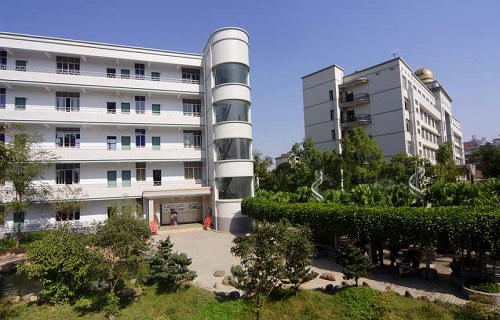北京市中医药学校