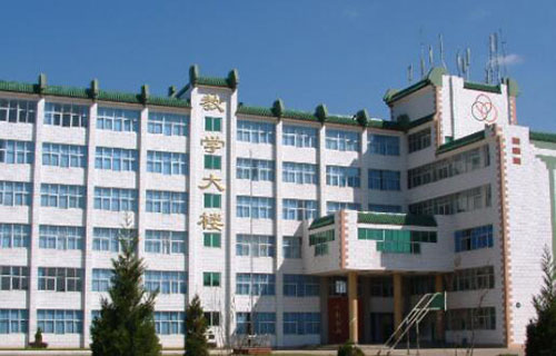 泸西县农业机械化技术学校标志