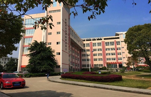 嵩县第一职业技术高中标志
